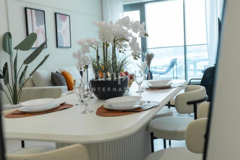 Apartment in Marasi Business Bay, Business Bay, Dubai 2 bedrooms, 105.16619600 sq.m. № 12713 - photo 1