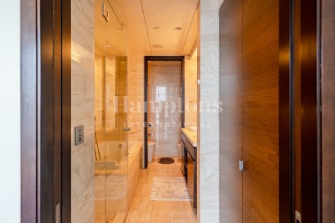 Apartment in Downtown Dubai (Downtown Burj Dubai), Dubai 2 bedrooms, 132.66548400 sq.m. № 12722 - photo 4