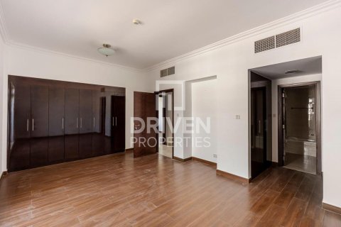 Apartment in Dubai Festival City, Dubai 3 bedrooms, 241.64 sq.m. № 128702 - photo 11