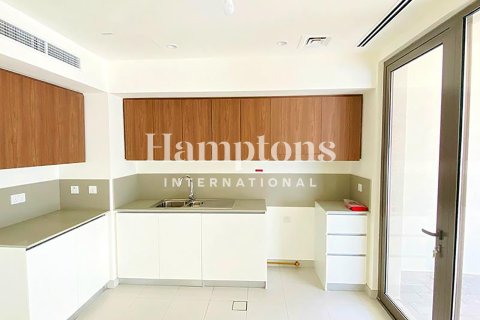 Снять в аренду виллу в Dubai South (Dubai World Central), Дубай: 4 спальни, 215.25625100м², № 94516 - фото 10