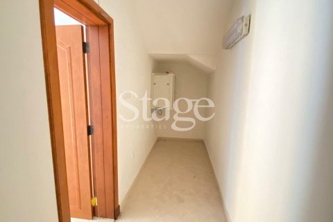 Villa in Dubai Land, Dubai 3 bedrooms, 531 sq.m. № 56241 - photo 9