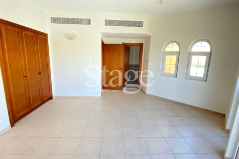 Villa in Dubai Land, Dubai 3 bedrooms, 531 sq.m. № 56241 - photo 12