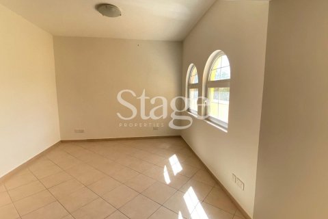 Villa in Dubai Land, Dubai 3 bedrooms, 531 sq.m. № 56241 - photo 11