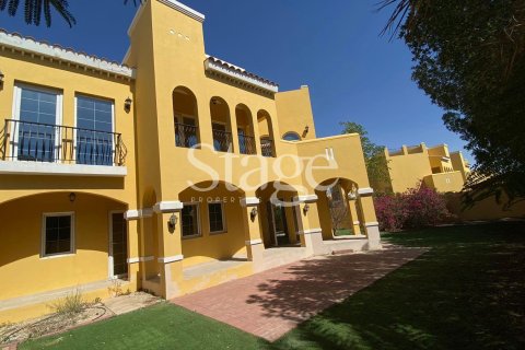 Villa in Dubai Land, Dubai 3 bedrooms, 531 sq.m. № 56241 - photo 1
