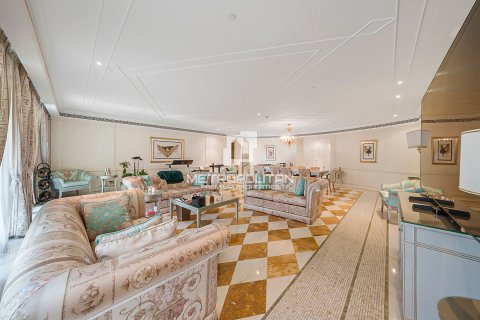 Apartamento en Palazzo Versace, Culture Village, Dubai, 3 dormitorios, 353 m², № 72925 - foto 2