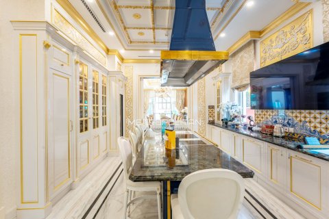 Villa en XXII Carat, Palm Jumeirah, Dubai, 7 dormitorios, 1530 m², № 72921 - foto 6