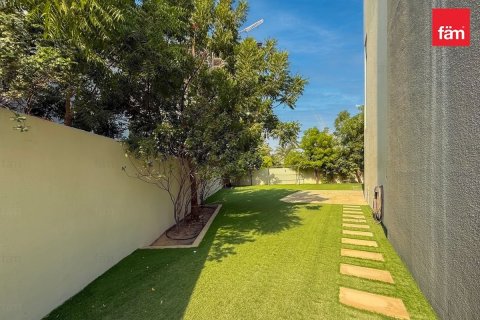 Villa in Dubai Hills Estate, Dubai 4 bedrooms, 570.2 sq.m. № 67534 - photo 17