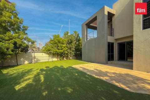 Villa in Dubai Hills Estate, Dubai 4 bedrooms, 570.2 sq.m. № 67534 - photo 1