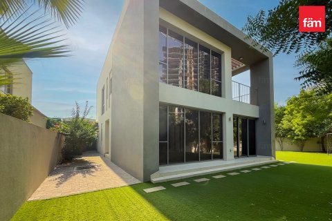 Villa in Dubai Hills Estate, Dubai 4 bedrooms, 570.2 sq.m. № 67534 - photo 4