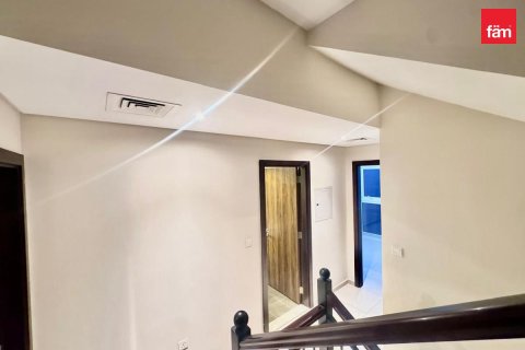 Снять в аренду виллу в Дубае: 5 спален, 112.2м², № 89457 - фото 10