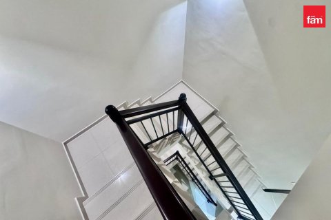 Снять в аренду виллу в Дубае: 5 спален, 112.2м², № 89457 - фото 17