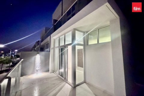 Снять в аренду виллу в Дубае: 5 спален, 112.2м², № 89457 - фото 20