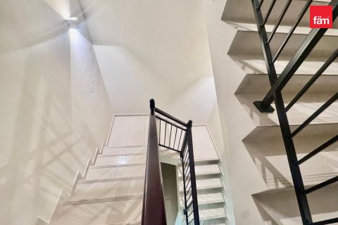 Снять в аренду виллу в Дубае: 5 спален, 112.2м², № 89457 - фото 16