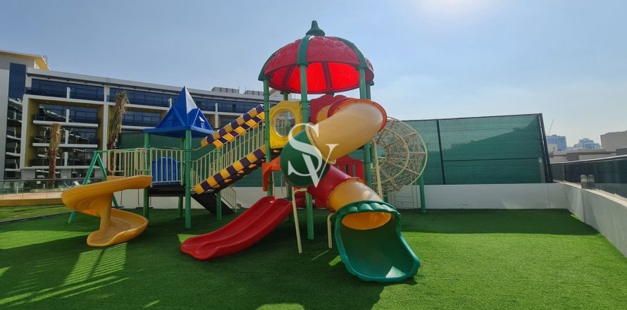 Appartement à CRYSTAL RESIDENCE à Jumeirah Village Circle, Dubai, 2 chambres, 126 m², № 99315