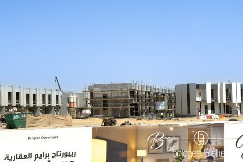 Villa in Dubai Land, Dubai 4 bedrooms, 187.2 sq.m. № 18249 - photo 2