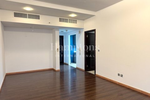 Apartment in Jumeirah Lake Towers, Dubai 2 bedrooms, 109.90424900 sq.m. № 18248 - photo 5