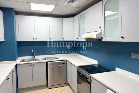 Apartment in Jumeirah Lake Towers, Dubai 2 bedrooms, 109.90424900 sq.m. № 18248 - photo 10
