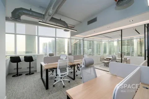 Office in Jumeirah Lake Towers, Dubai 117 sq.m. № 62179 - photo 4