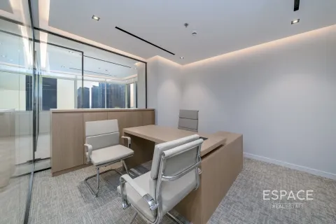 Office in Jumeirah Lake Towers, Dubai 117 sq.m. № 62179 - photo 8