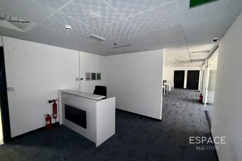 Oficina en Jumeirah Lake Towers, Dubai, 133 m², № 62164 - foto 8
