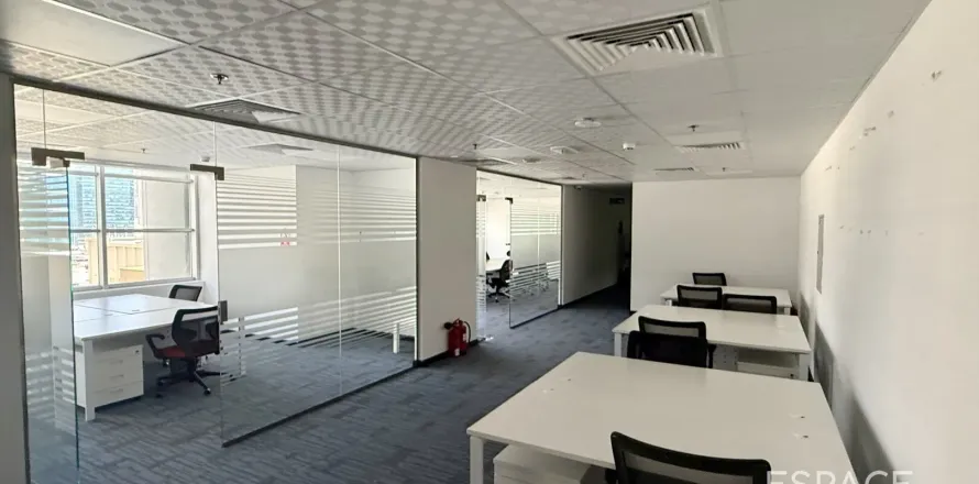 Oficina en Jumeirah Lake Towers, Dubai, 133 m², № 62164