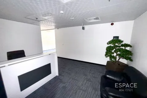 Oficina en Jumeirah Lake Towers, Dubai, 133 m², № 62164 - foto 7