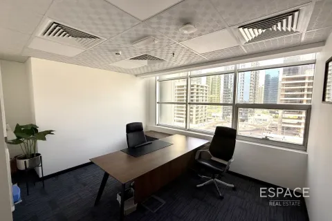 Oficina en Jumeirah Lake Towers, Dubai, 133 m², № 62164 - foto 3