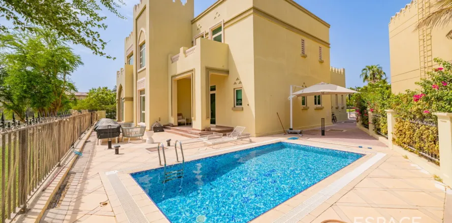 Вилла в Jumeirah Islands, Дубай, 4 спальни, 509м², № 62165