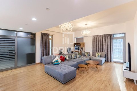 Appartement à Executive Towers, Business Bay, Dubai, 1 chambre, 126 m², № 87341 - photo 2