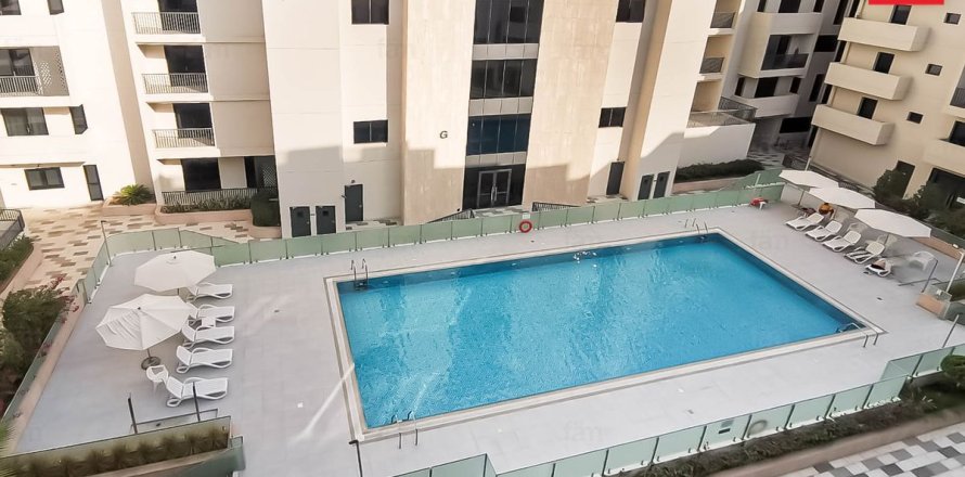 Квартира в Мирдифом, Дубай, 2 спальни, 143.2м², № 23852