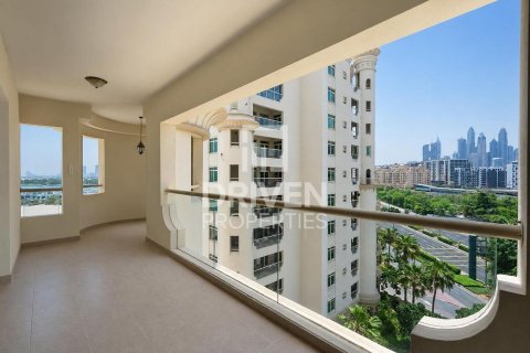 Apartment in Shoreline Apartments, Palm Jumeirah, Dubai 3 bedrooms, 200.21 sq.m. № 141108 - photo 16