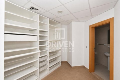 Apartment in Shoreline Apartments, Palm Jumeirah, Dubai 3 bedrooms, 200.21 sq.m. № 141108 - photo 11