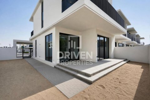Townhouse in The Valley, Dubai 4 bedrooms, 261.52 sq.m. № 141107 - photo 25