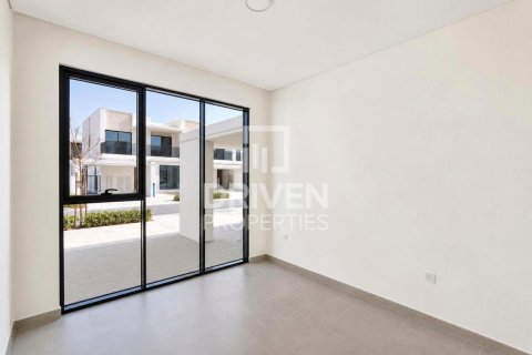 Townhouse in The Valley, Dubai 4 bedrooms, 261.52 sq.m. № 141107 - photo 7