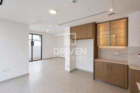 Townhouse in The Valley, Dubai 4 bedrooms, 261.52 sq.m. № 141107 - photo 4