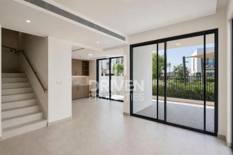 Townhouse in The Valley, Dubai 4 bedrooms, 261.52 sq.m. № 141107