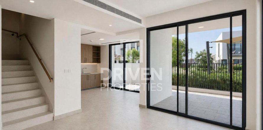 Townhouse in The Valley, Dubai 4 bedrooms, 261.52 sq.m. № 141107