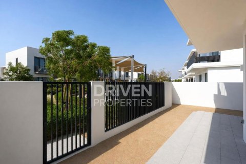Townhouse in The Valley, Dubai 4 bedrooms, 261.52 sq.m. № 141107 - photo 23