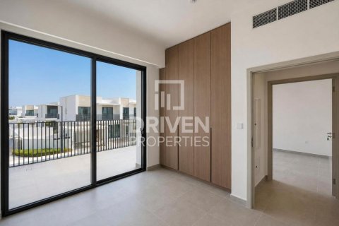 Townhouse in The Valley, Dubai 4 bedrooms, 261.52 sq.m. № 141107 - photo 13