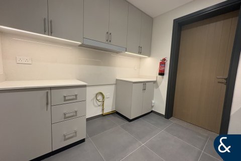 Villa in Arabian Ranches 3, Dubai 4 bedrooms, 303 sq.m. № 76270 - photo 11