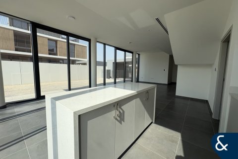 Villa in Arabian Ranches 3, Dubai 4 bedrooms, 303 sq.m. № 76270 - photo 7