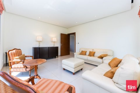 Снять в аренду виллу в Al Furjan, Дубай: 6 спален, 610м², № 92039 - фото 7