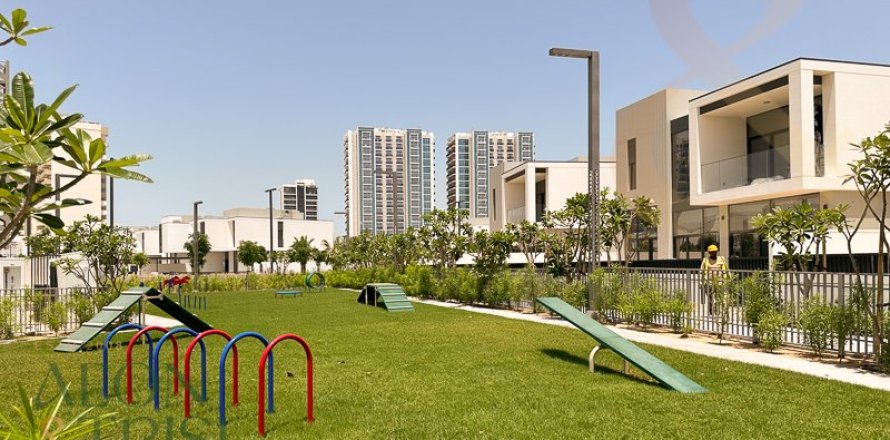 Villa en Murooj Al Furjan, Al Furjan, Dubai, 4 dormitorios, 547 m², № 61017