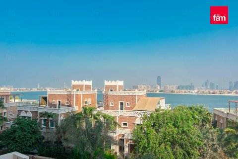 Appartement à Palm Jumeirah, Dubai, 2 chambres, 186.5 m², № 55036 - photo 1