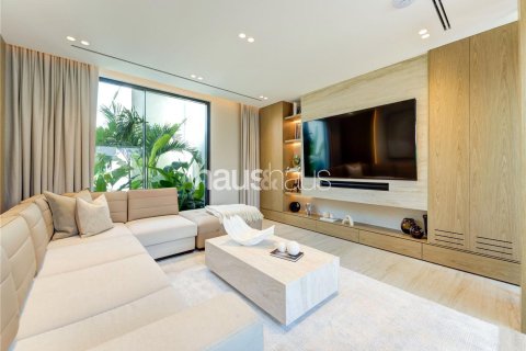 Villa in Jumeirah Islands, Dubai 5 bedrooms, 511 sq.m. № 43417 - photo 6