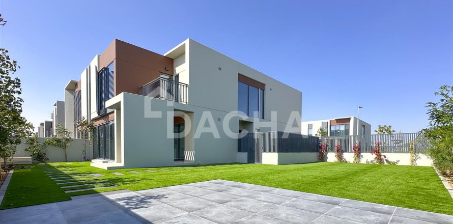 Квартира в Dubai Land, Дубай, 4 спальни, 244.7м², № 6589