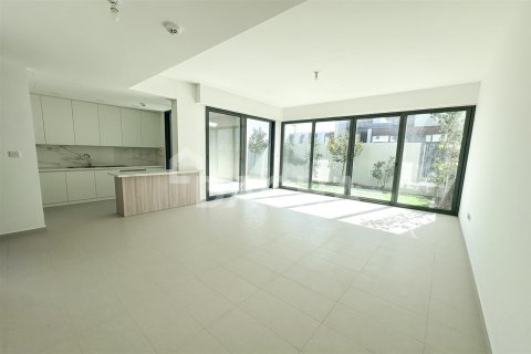 Снять в аренду квартиру в Dubai Land, Дубай: 4 спальни, 244.7м², № 6589 - фото 3