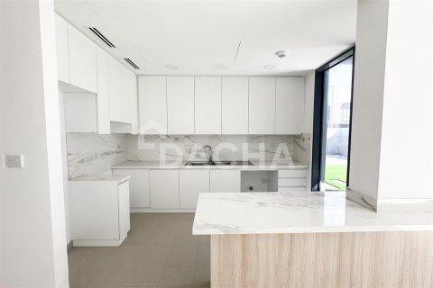 Снять в аренду квартиру в Dubai Land, Дубай: 4 спальни, 244.7м², № 6589 - фото 2