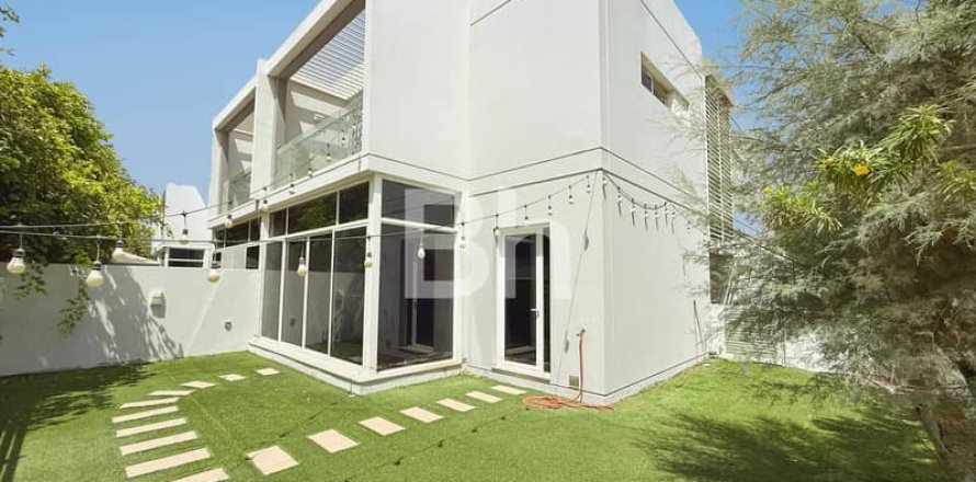 Таунхаус в Мудоне, Дубай, 4 спальни, 247м², № 24263