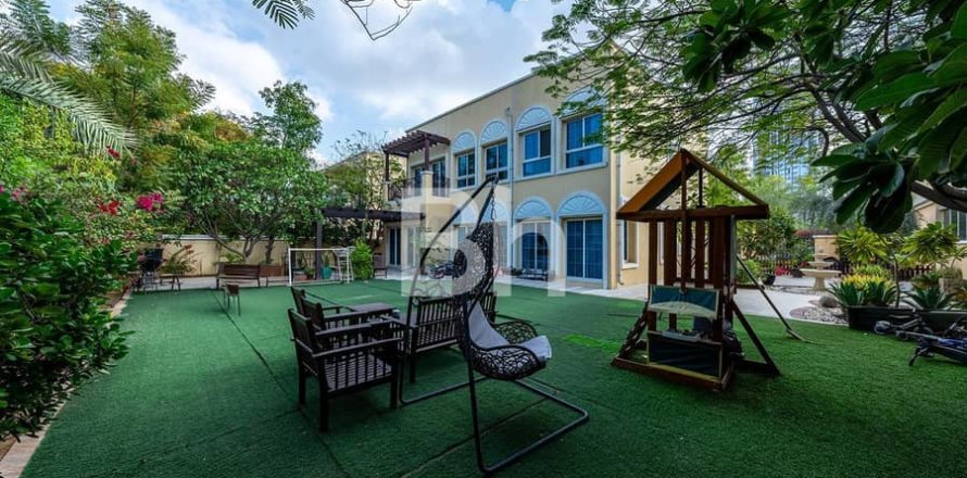 Villa in Jumeirah Village Triangle, Dubai 5 bedrooms, 656 sq.m. № 24267